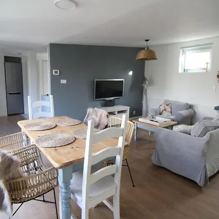 Vakantiehuis Furnished Near