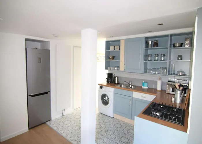 Furnished Near Semesterbostad